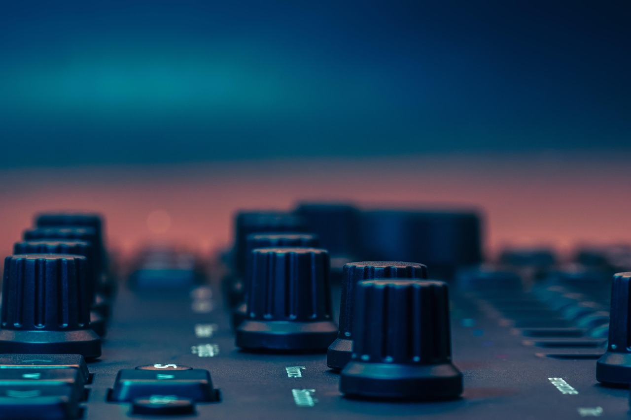 AI's Feature Finesse: Unpacking Data's Hidden Knobs