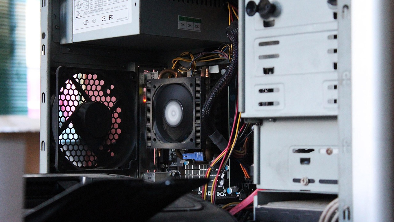 Silicon's Sixth Sense: Edge AI Chips That Master Their Own Environment